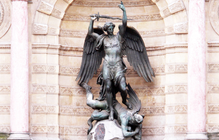 Pourquoi l'Archange Michel est-il un symbole religieux dont les juges peuvent interdire l'exposition sur le domaine public ?